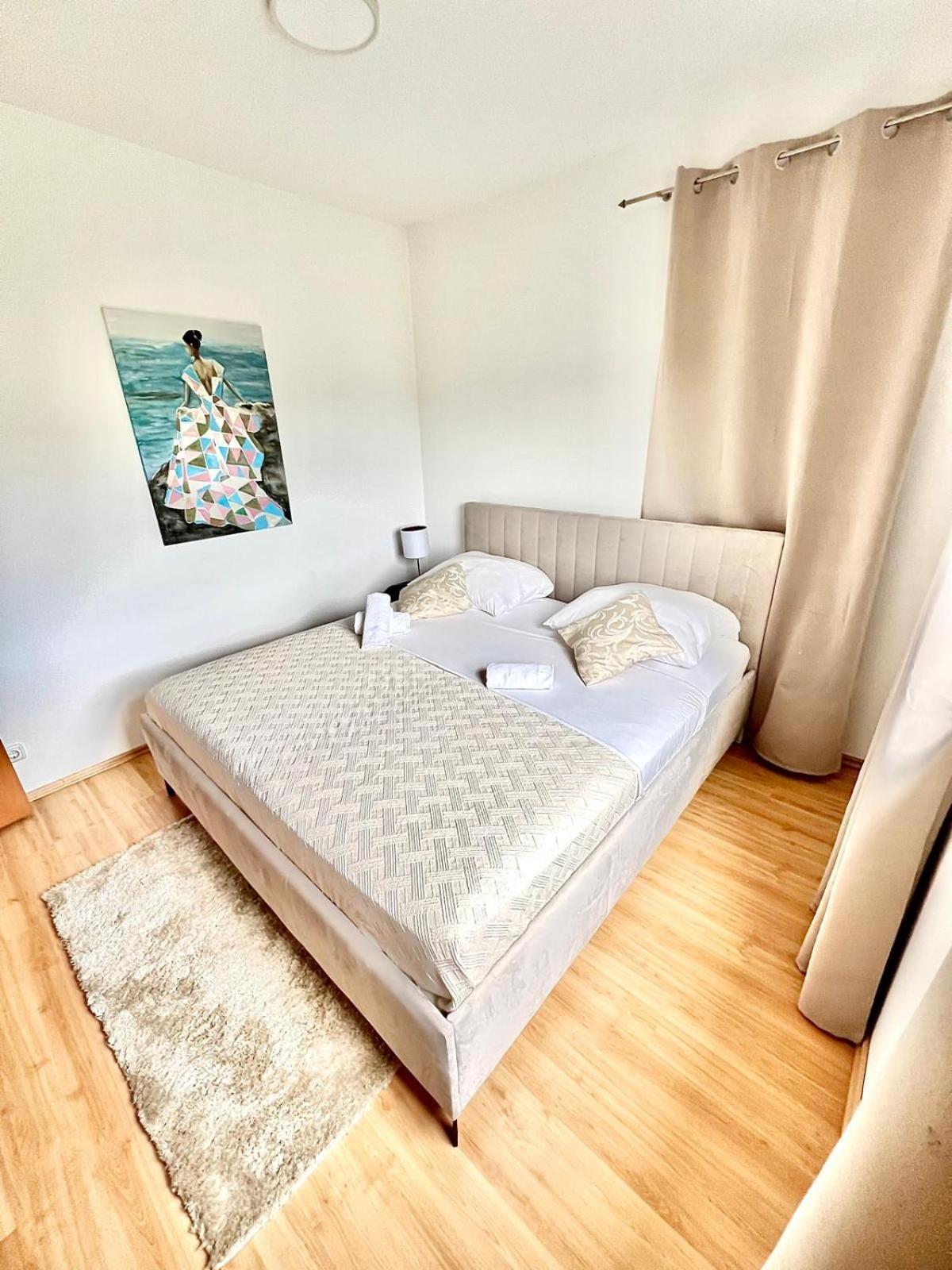 Oleander Apartment