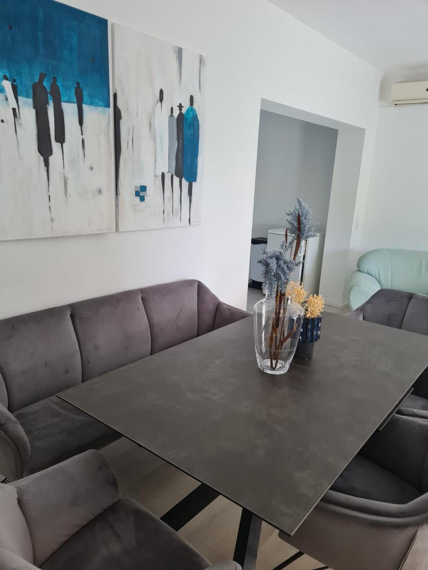Oleander Apartment